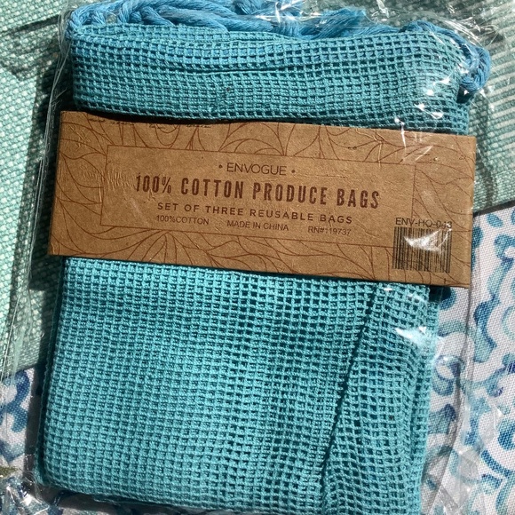 En vogue Other - FREE with Purchase
100% Cotton Produce Bags (3) NWT